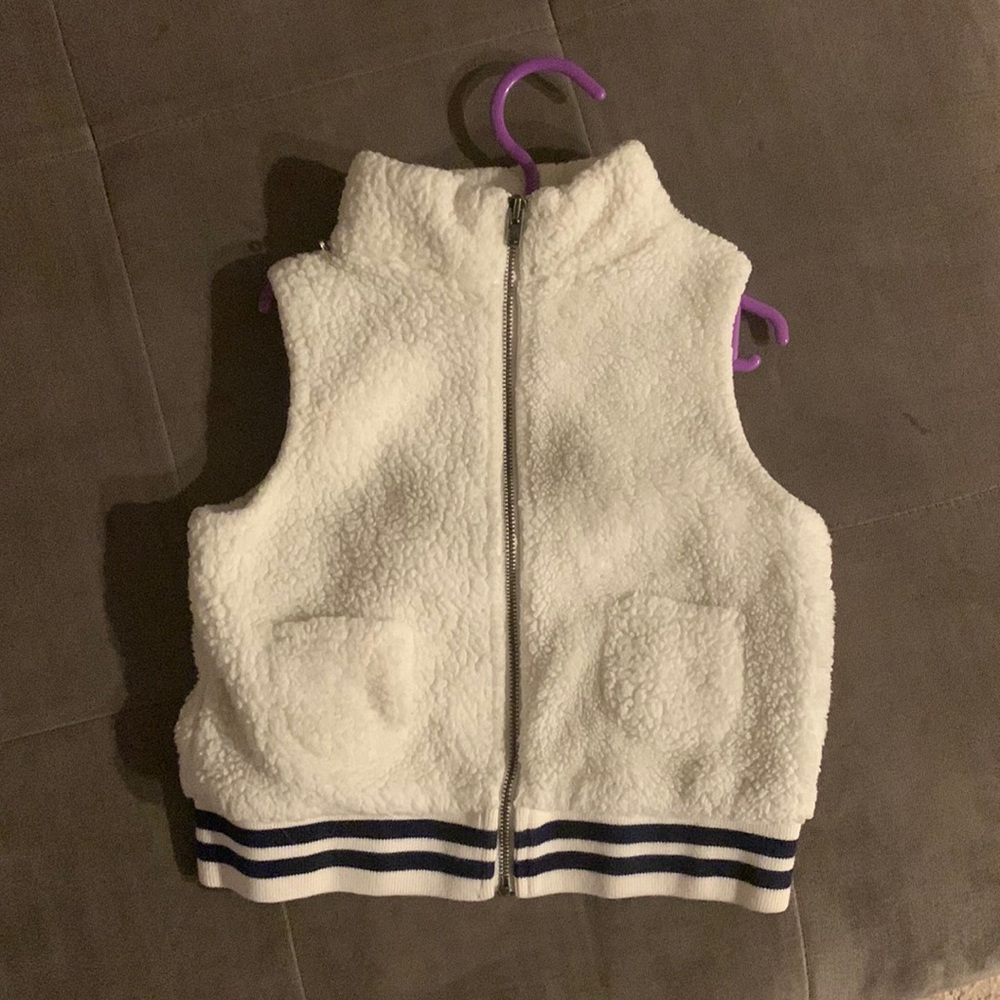 White boys vest. Tucker + Tate. Size 3.